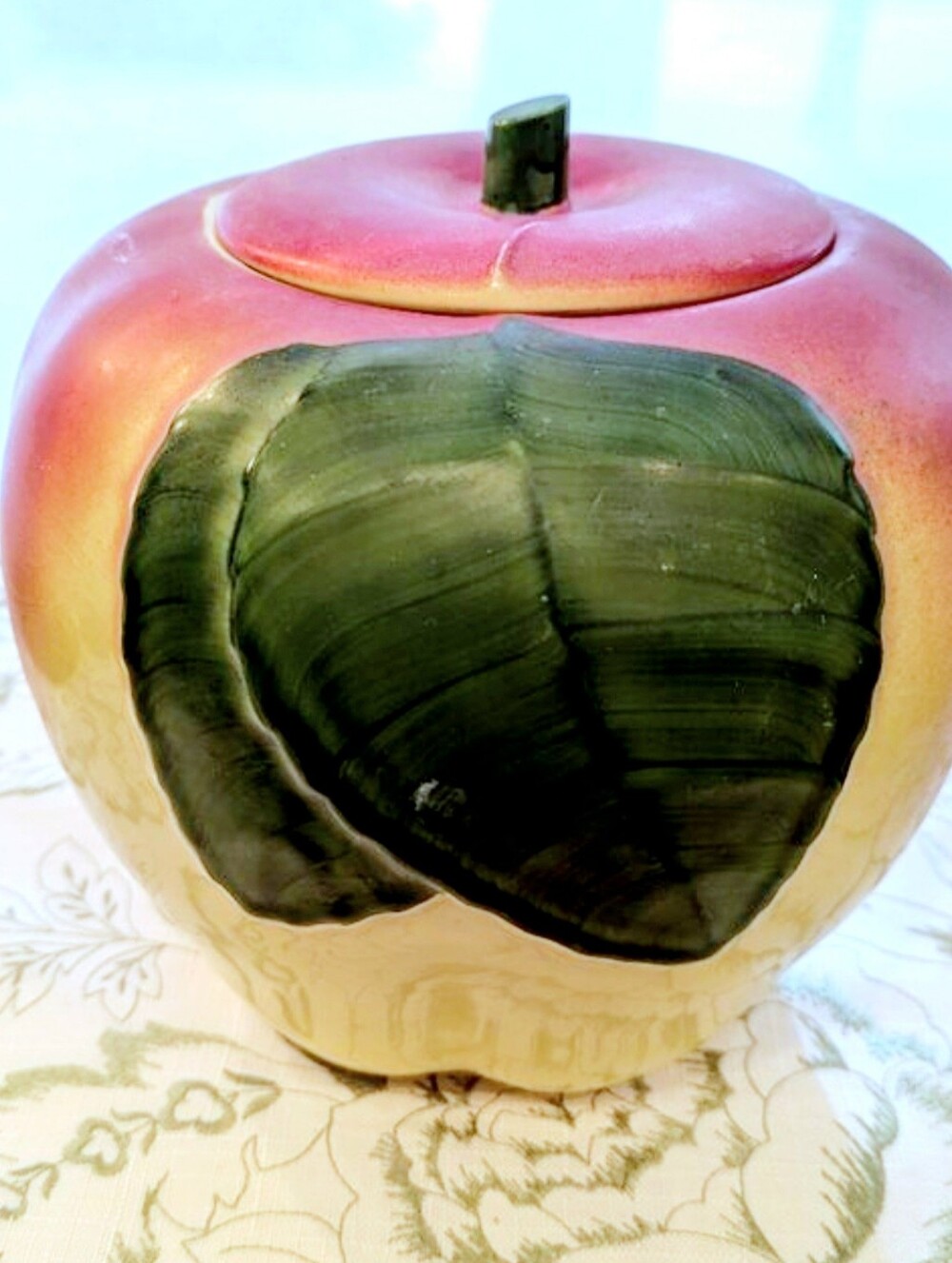 1940's Hull Pottery Blushing Apple Cookie Jar with Lid Vintage antique - Picture 3 of 9